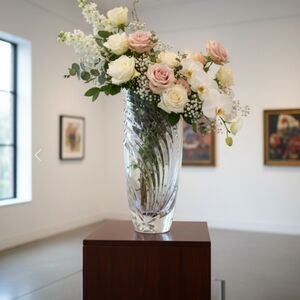 Lenox Clear Crystal Asymmetrical Swirl Fallen‎ Star  New Vase Made In 1990.